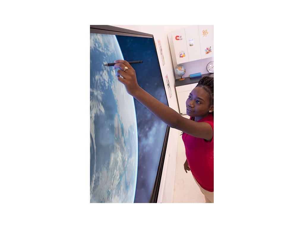 Promethean AP5-70E ActivPanel V5 Interactive Display (70")_Refurbished